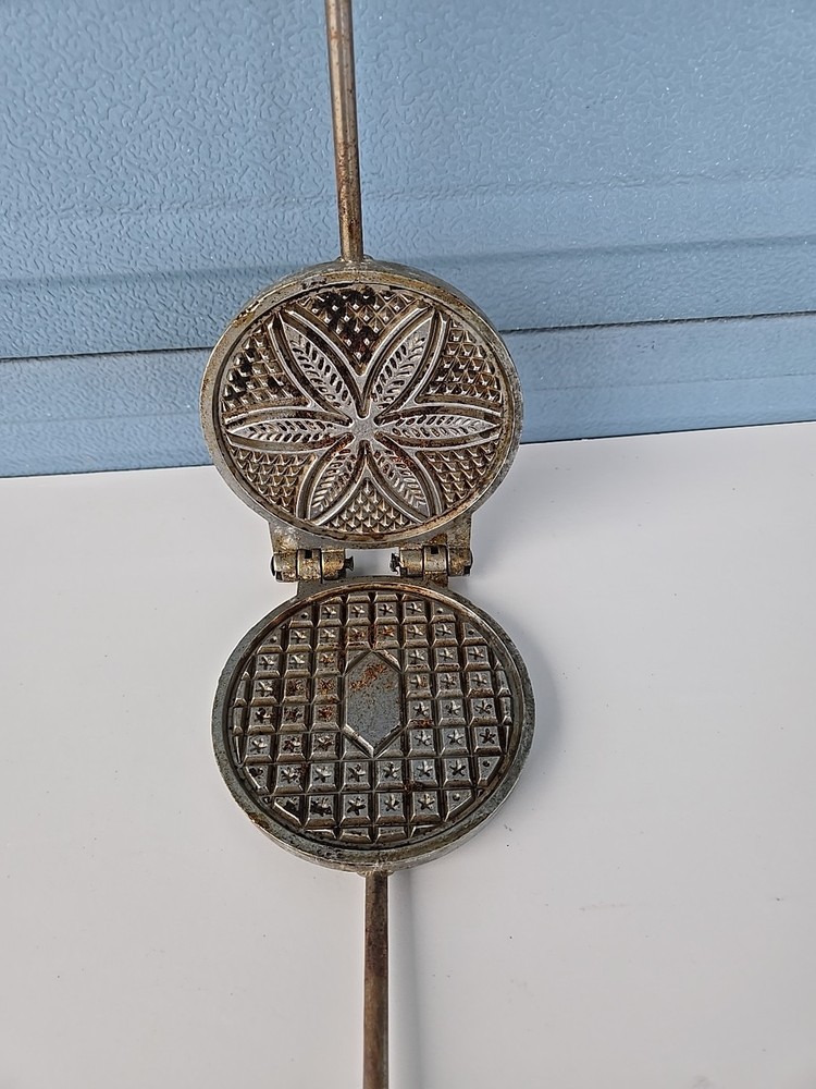 Vintage Campfire Waffle Cookie Maker