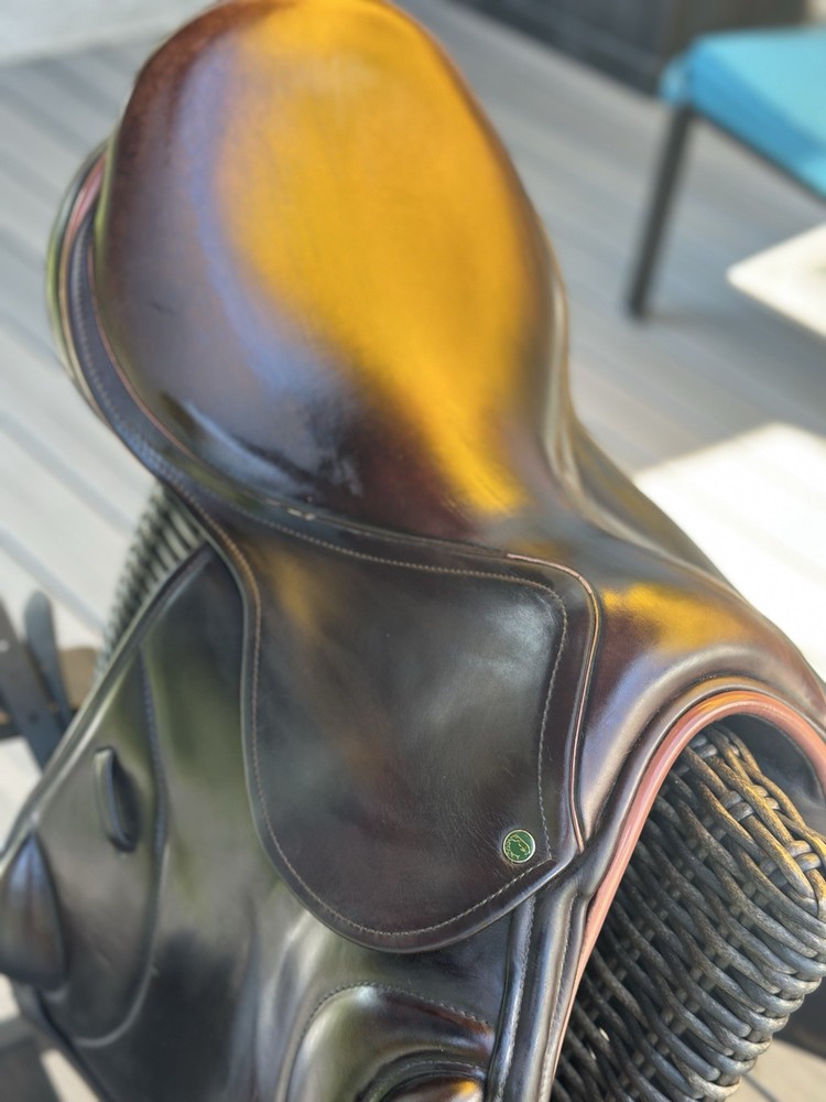 County Solution Jump Saddle 18 M SR