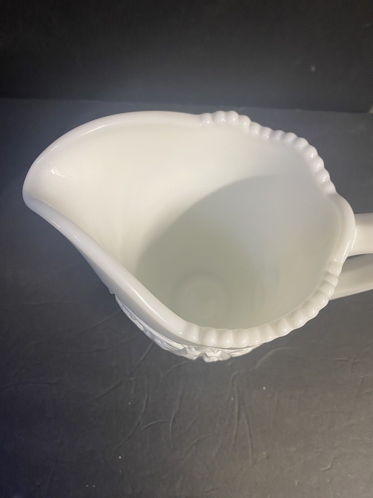 VINTAGE KEMPLE DIAMOND STAR PATTERN 8" PITCHER 7" WIDE MINT