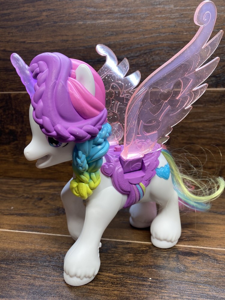 Hatchimals Interactive Unicorn Pegasus Rainbow Braids Lights Up Talks