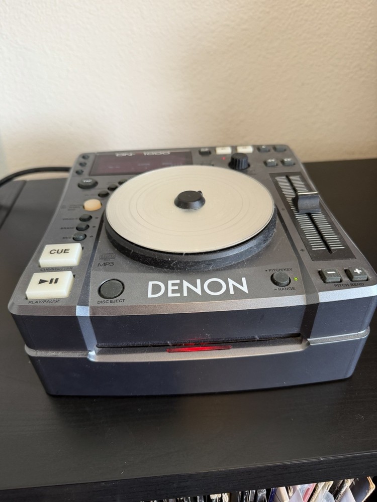 Denon DN-S1000 tabletop DJ CD/MP3 player