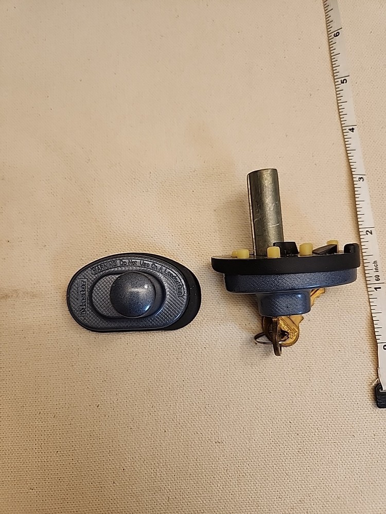 Master Lock 90 Gun Lock Trigger Lock with 2 keys blue