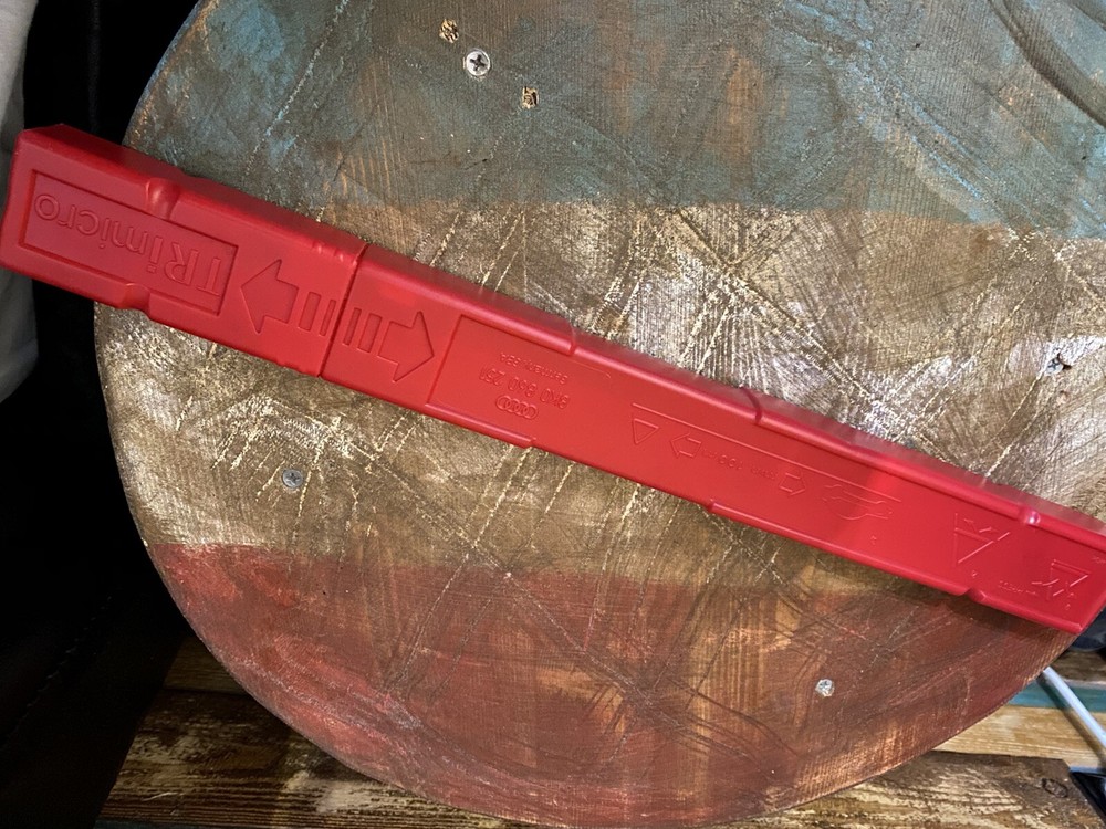 2014 Audi Warning Triangle