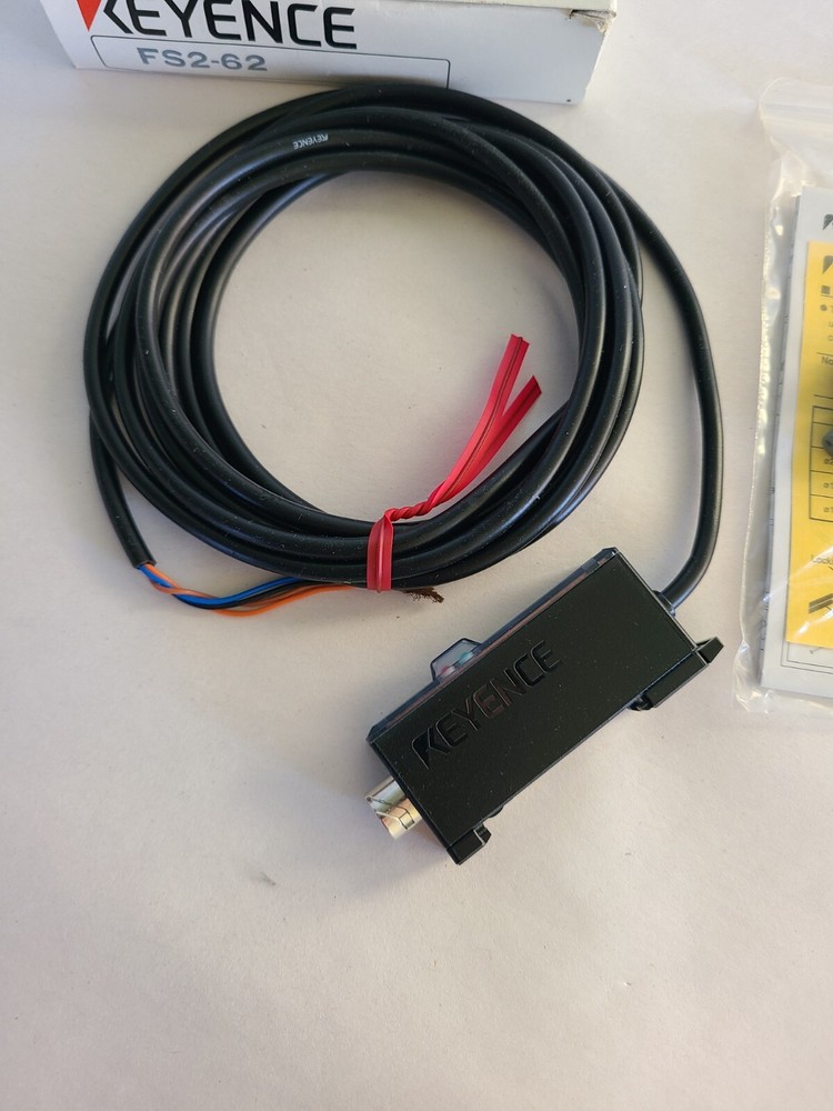 Keyence FS2-62 Fiber Optic Sensor Amplifier
