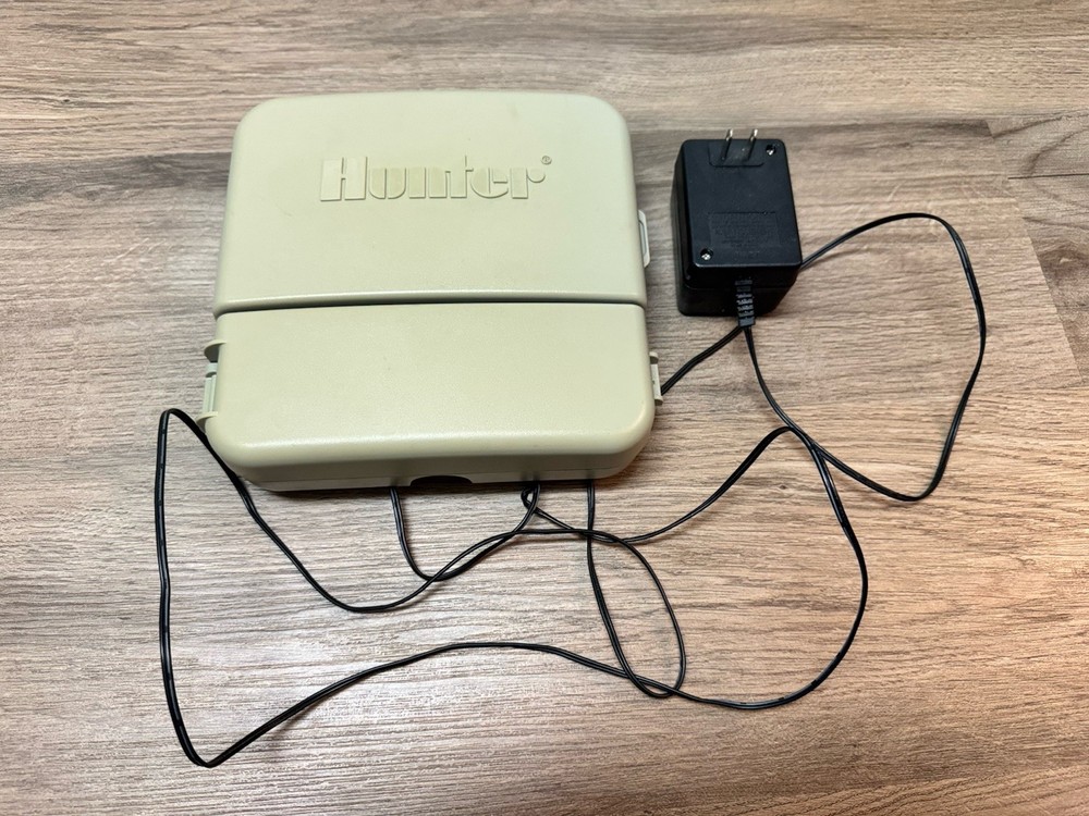 Hunter SRC Plus Sprinkler 6-Zone Timer Unit SRC-600i *AS-IS FOR PARTS ONLY-READ*