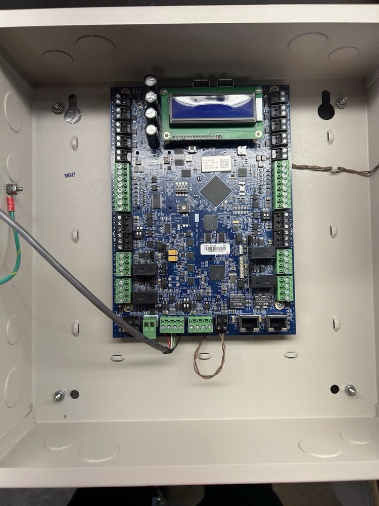 Software House iSTAR Edge G2 4 Doors Control Panel with enclose.