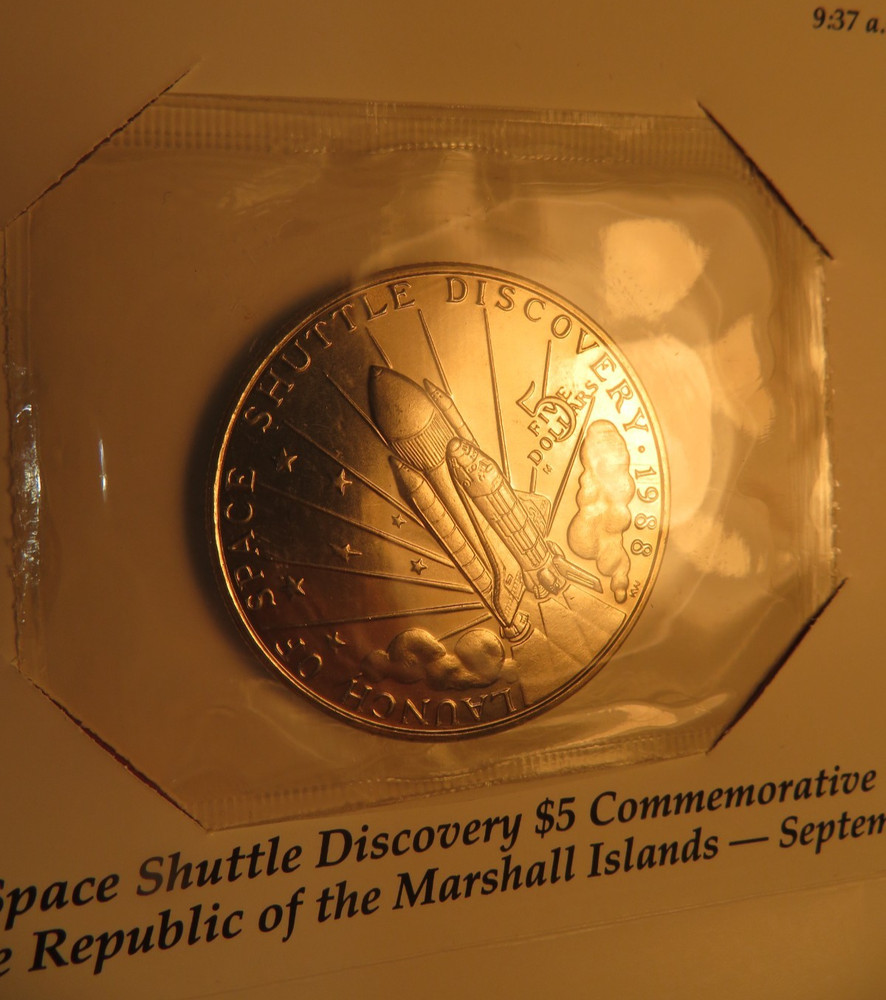 2 TWO 1988 Marshall Islands Space Shuttle Discovery $5 Coins Uncirculated