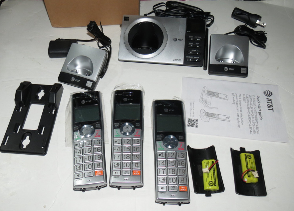 AT&T 2 Handset Answering System w/ Smart Call Blocker 2 Complete 1 Missing Piece