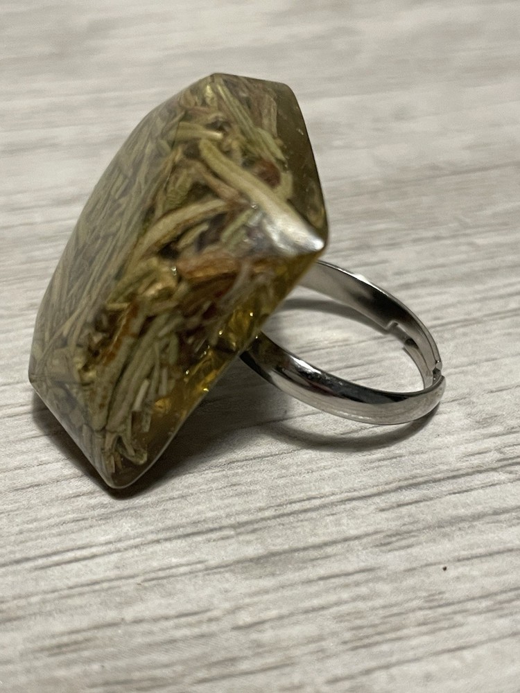 Woman’s Handcrafted Adjustable Grass Ring
