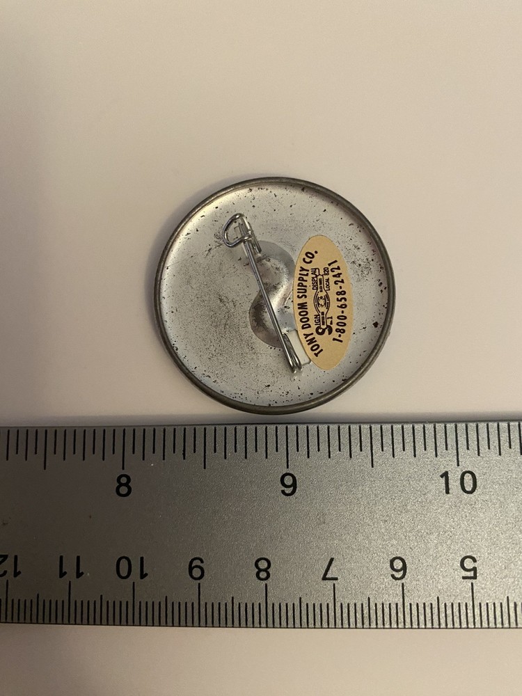 Currie. Pin Back Button P119