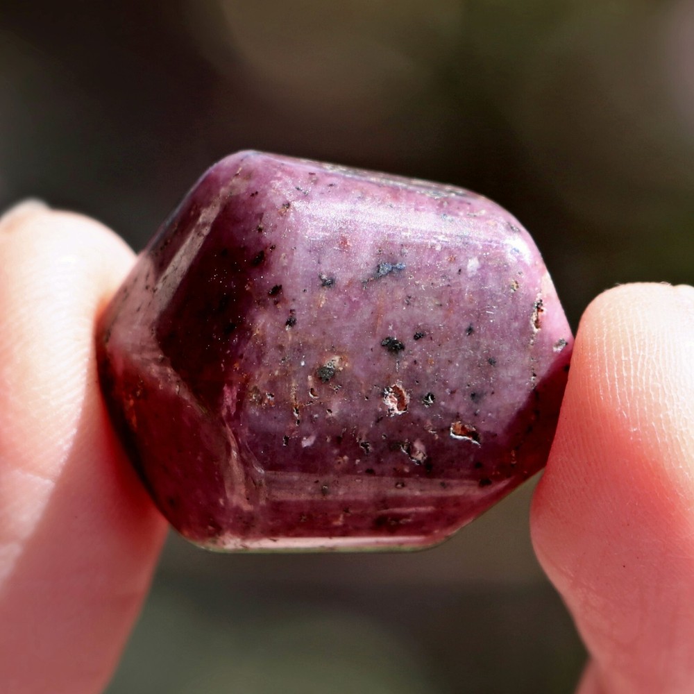Tumbled Stone: Ruby, Red Corundum from India (RUB45)