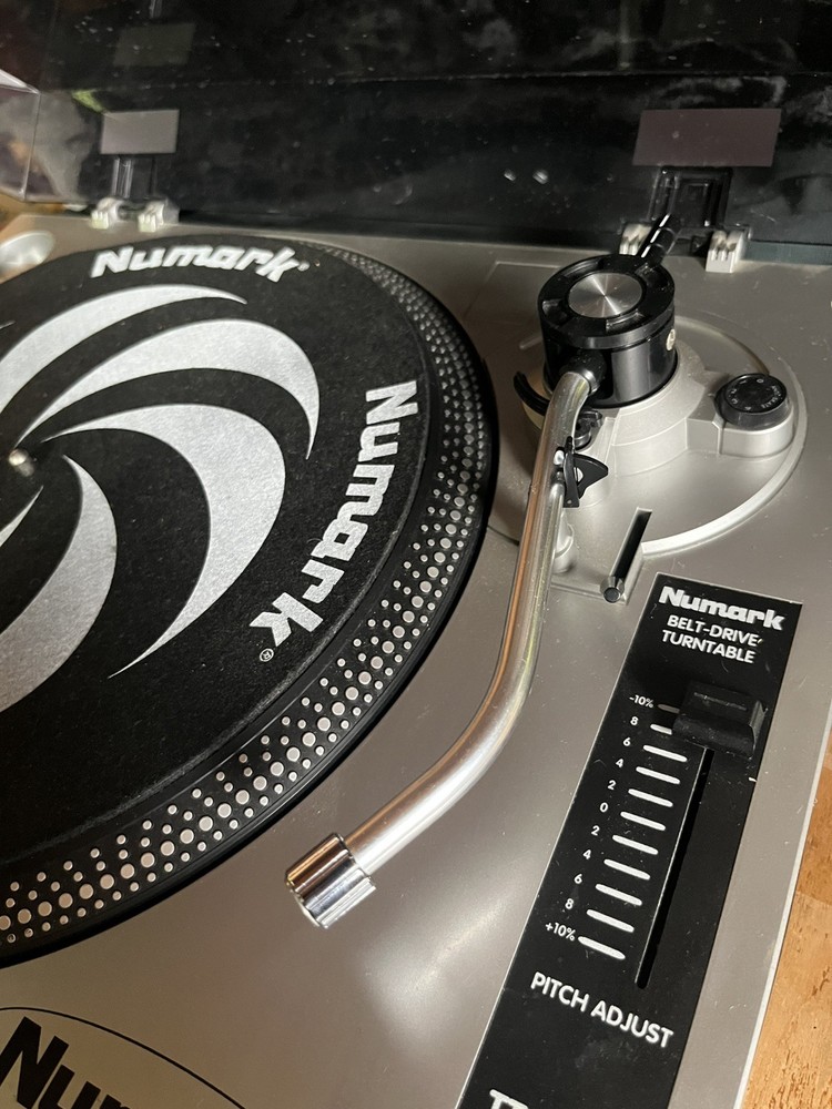 Numark TT-1510 Belt Drive Turntable/ Record Player-Partially Tested