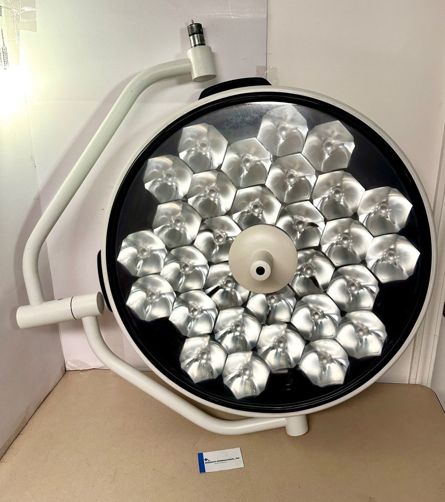 Stryker Visum LED II Surgical Light