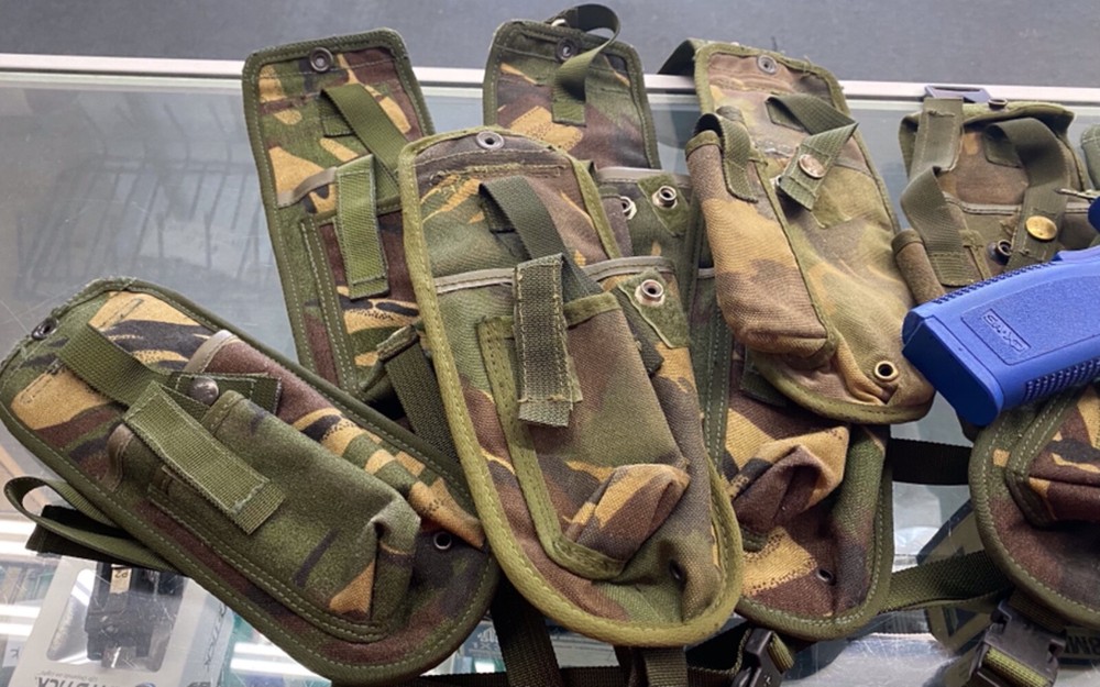 BRITISH MILITARY HOLSTER W/ MAG POUCH #_=