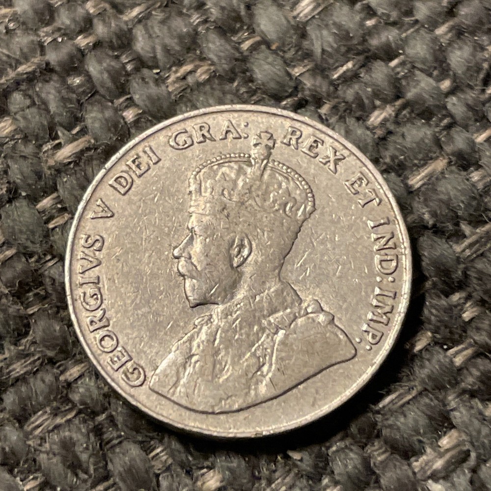 1930 Canada 5 Cents Nickel.