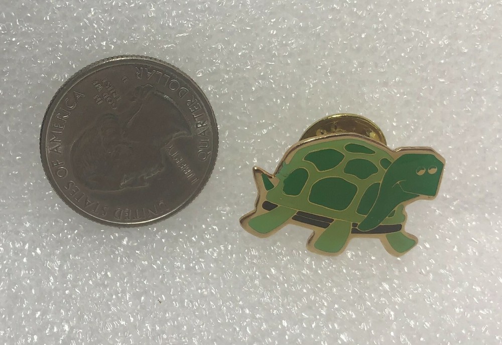 Green Turtle Pin