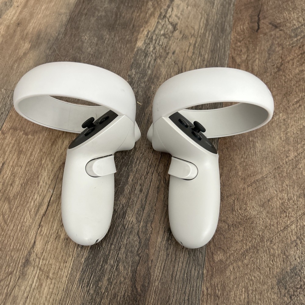 Meta Oculus Quest 2 Controllers Pair - Good Condition -
