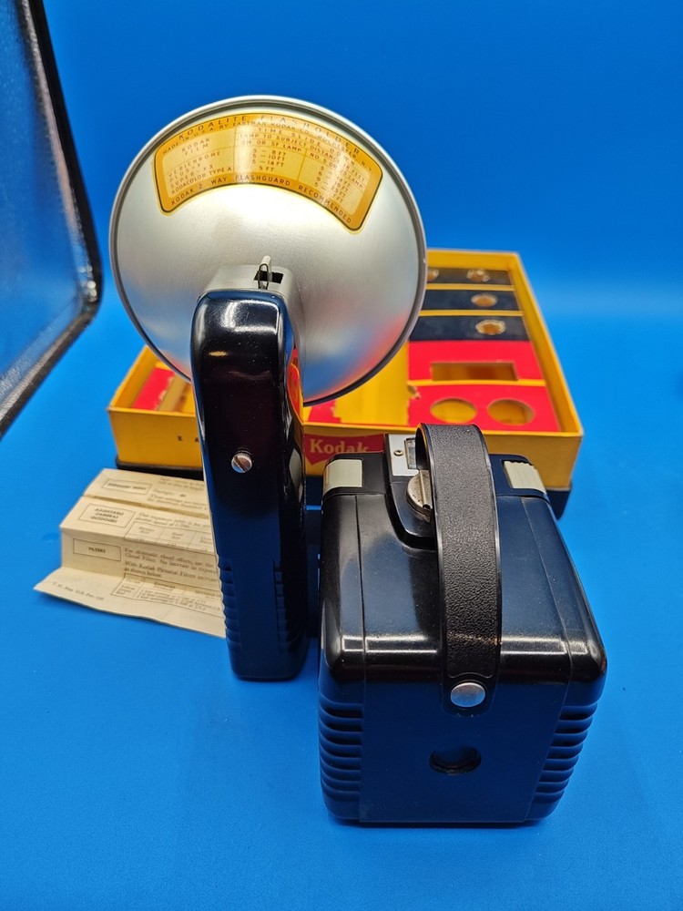 Brownie hawkeye camera flash model 177 L