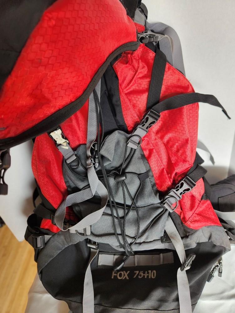 Teton Sports 5200 Fox 75+10, internal frame, backpack, adjustable sizing. NICE!!