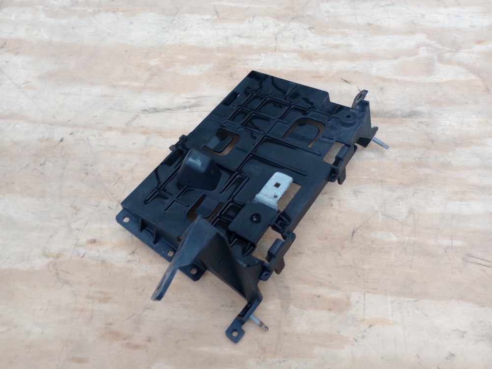 2013-2018 Cadillac ATS Engine Control Module (ECM) Bracket 84013974 OEM