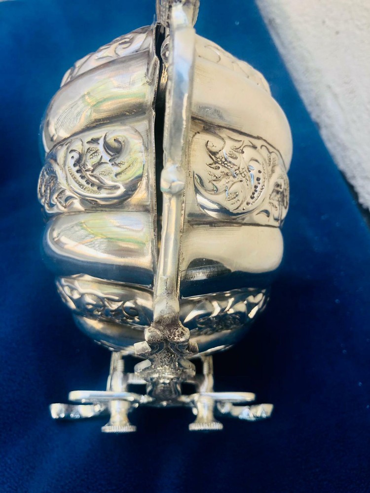 Victorian style Silver Plated Shell Folding Biscuit Box (used-no returns)