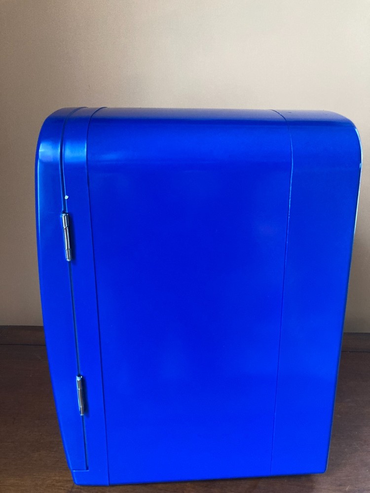 Whitefox Keystone Light Cold & Hot Mini Fridge Blue