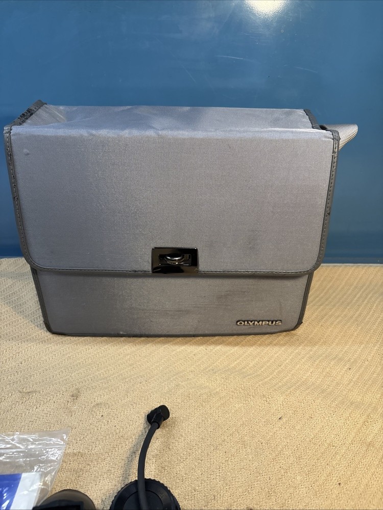 OLYMPUS COLOR VIDEO CAMERA VX-303 With CASE AND OPERATING MANUAL