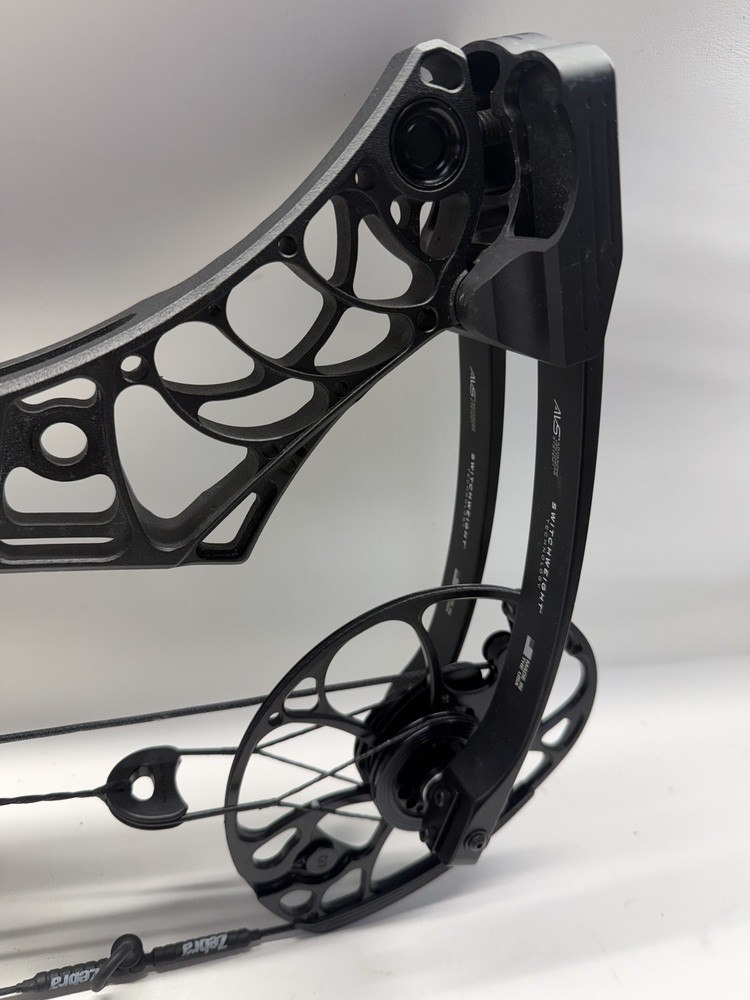 MATHEWS V3 COMPOUND BOW WITH HHA SIGHT