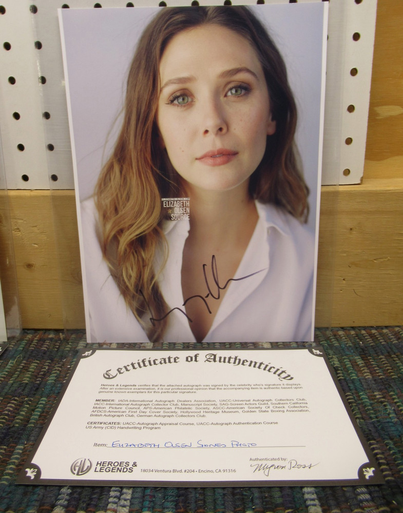 MARVELS SCARLET WITCH ELIZABETH OLSEN RUBY RED BUSTIER & SIGNED PHOTO W COA"S