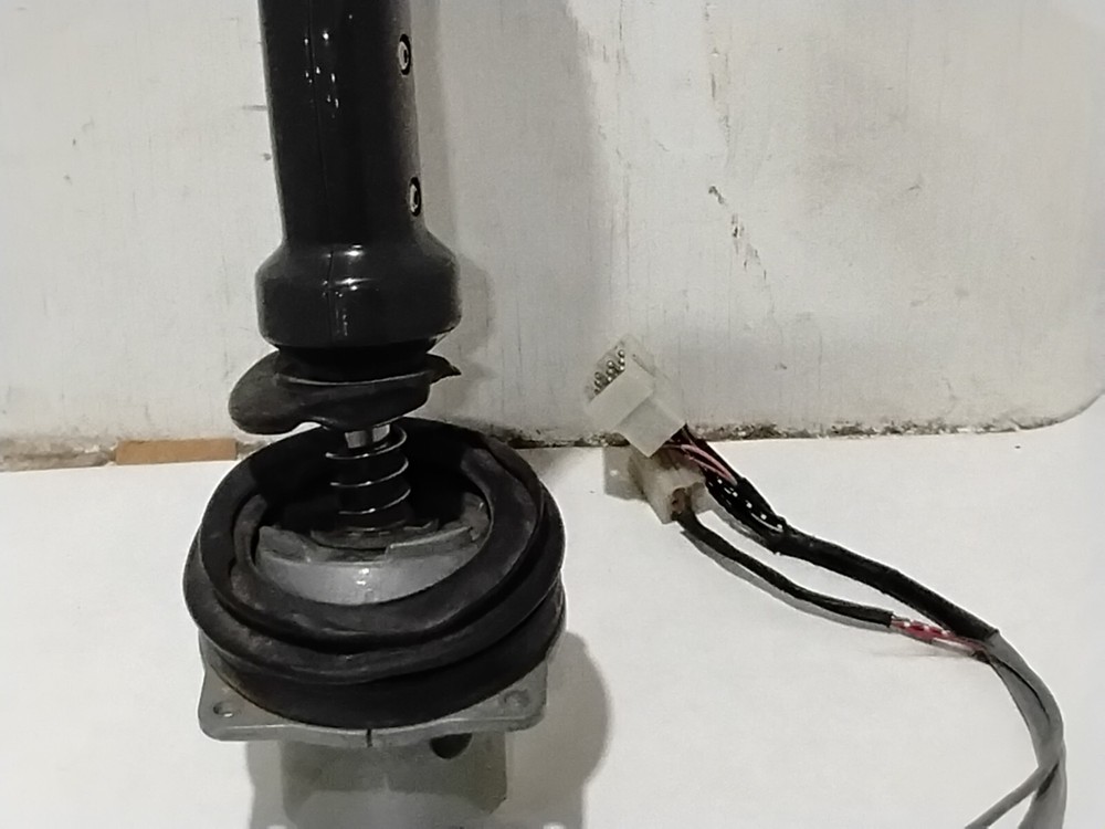 SURE GRIP CONTROLS (VT7)