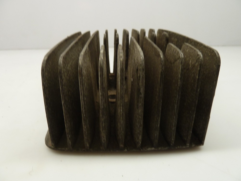 Yamaha RD200 Cylinder Head 1J2 1976