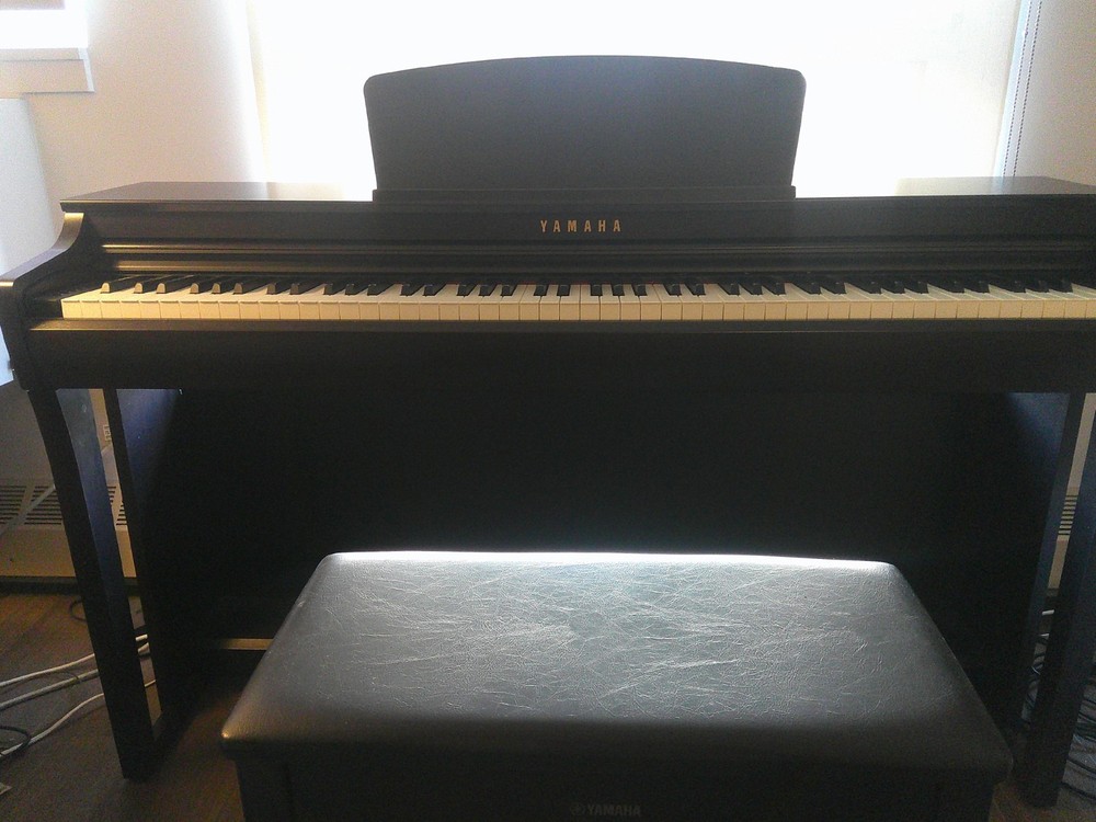 Yamaha Clavinova CLP-725