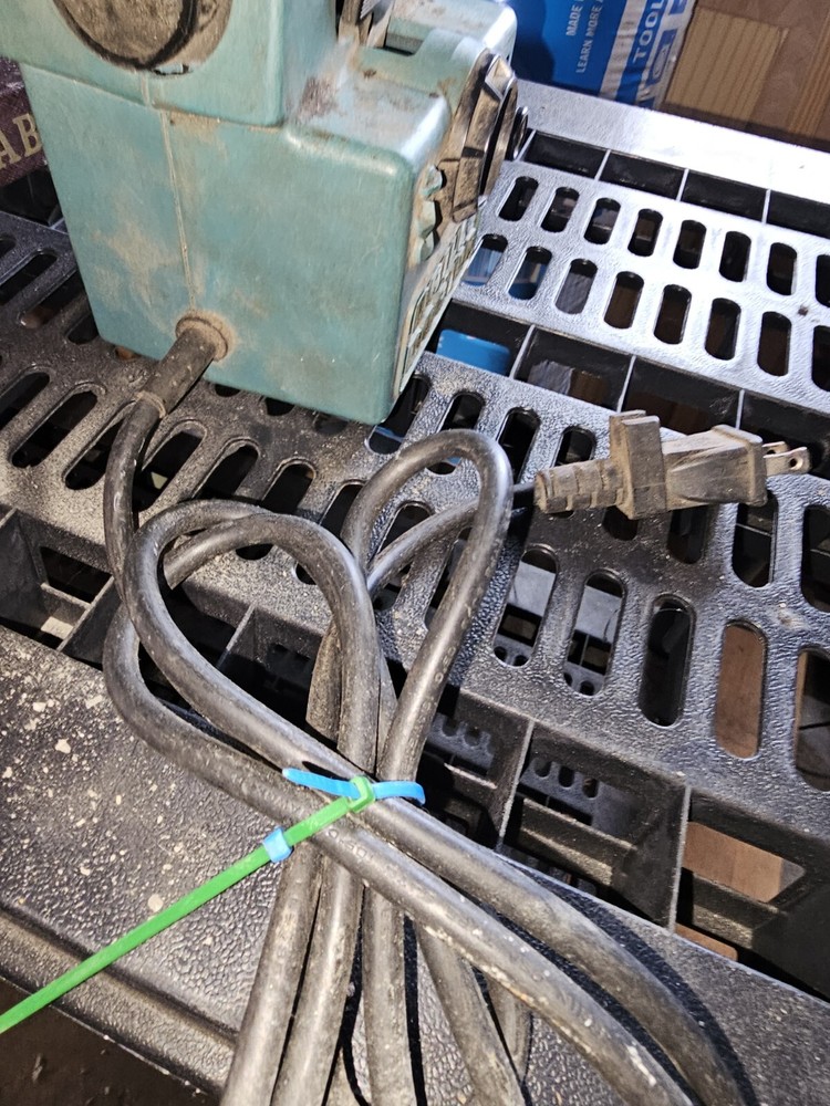 Drill Doctor Model DD500 Tradesman Drill Bit Sharpening Machine