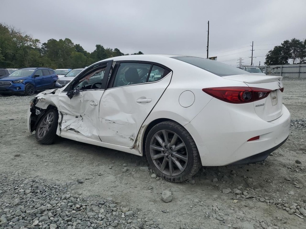 3 2018 Glove Box 4916502