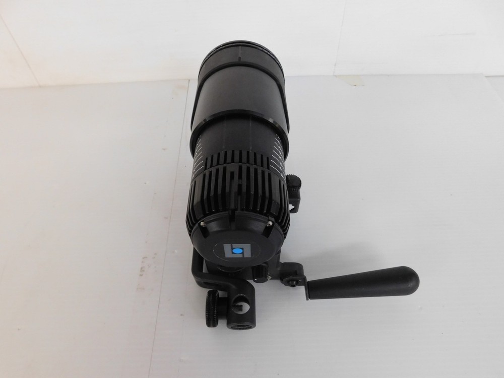 ^^ LOWEL PRO POWER LED DAYLIGHT (SLJ36)