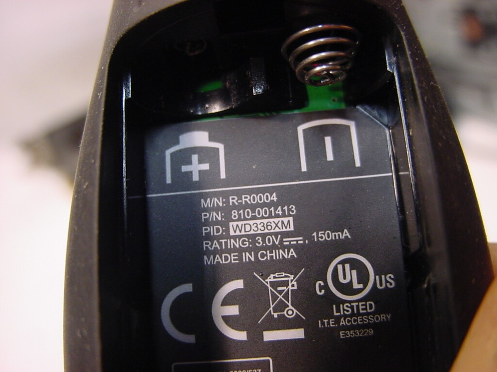 LOGITECH WIRELESS LASER POINTER REMOTE WITH CASE 810-001413 - REMOTE ONLY