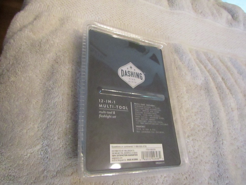 Dashing Fine Gifts 12 In 1 Multi Tool & Flashlight Set NEW