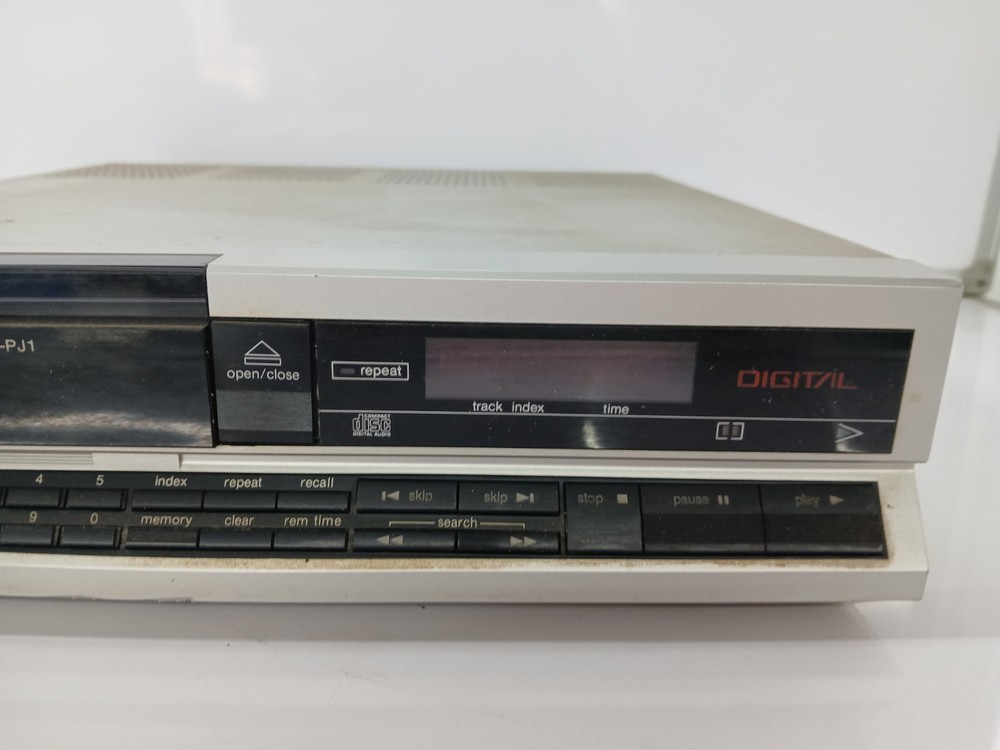 Technics Compact Disc Player SL-PJ1 For Parts Not Tested
