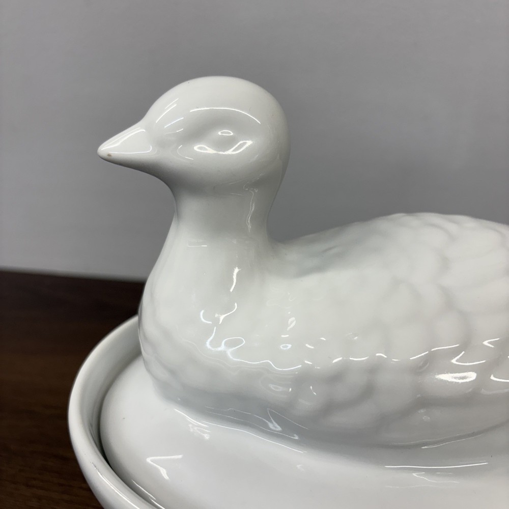Farberware White Porcelain Quail Themed Covered Baking Dish