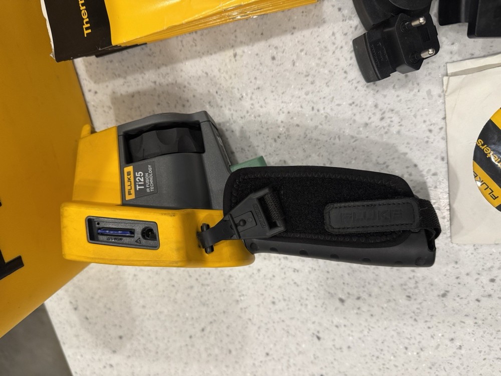 FLUKE TI25 with battery tested