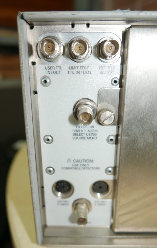 Agilent 8714ET RF Network Analyzer tested to power on