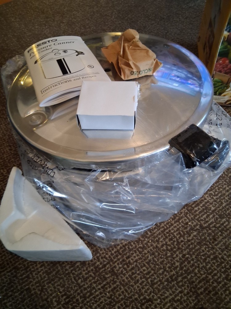 Presto 23-Quart Pressure Canner 01781