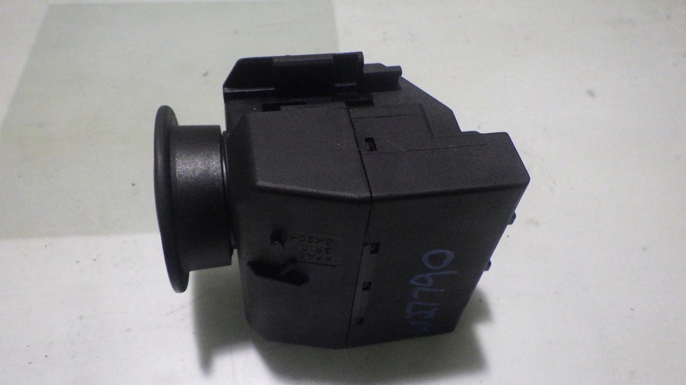 05 MERCEDES E55 Ignition W/Key