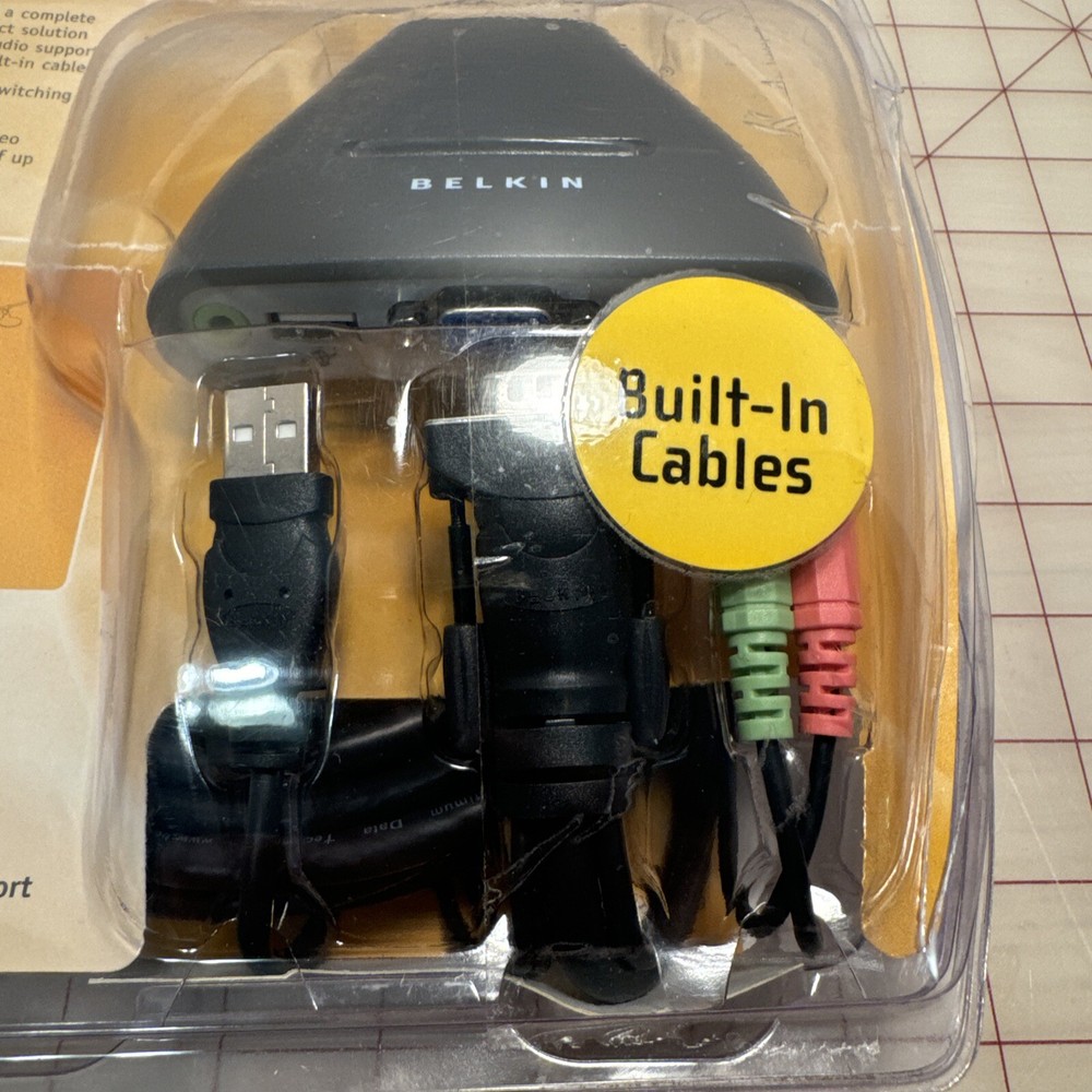 Belkin-2-Port KVW Switch with Audio Support and Built-In Cabling