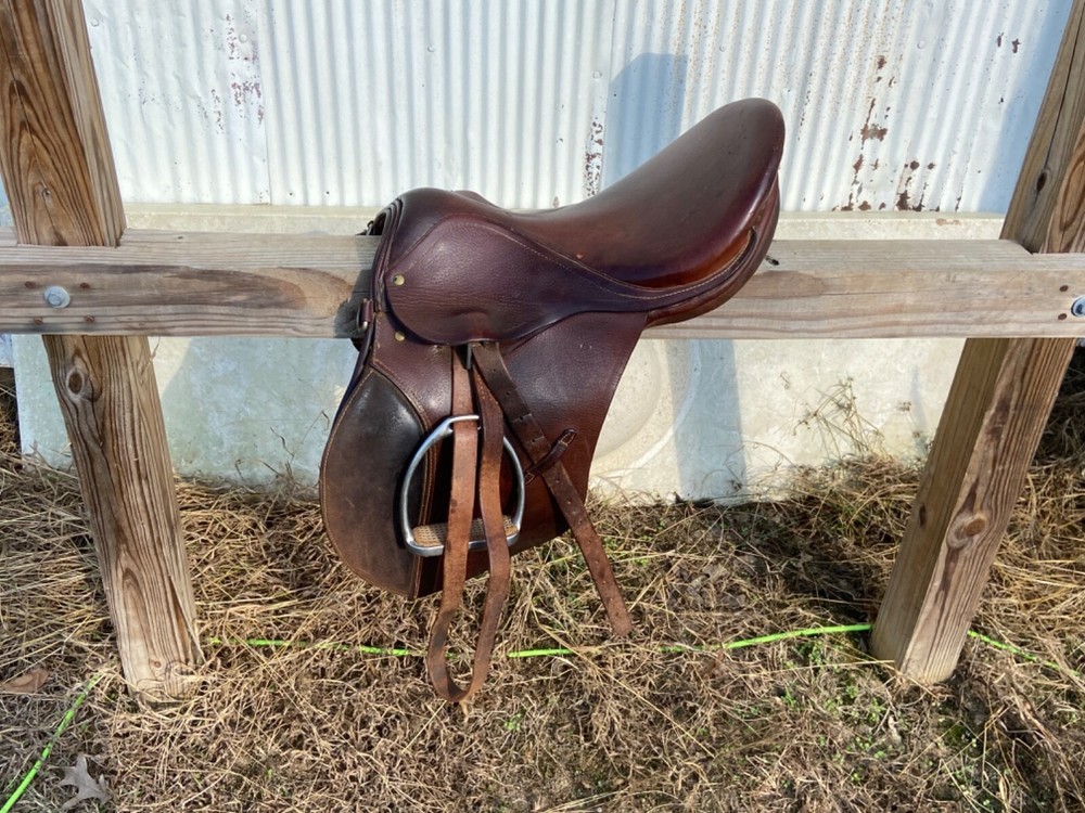 Cortina English Saddle 16”