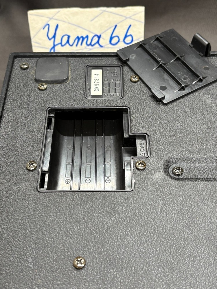 BOSS ME-30 Multi-Effects Guitar Processor - Analog Feel Controls - Unit Only