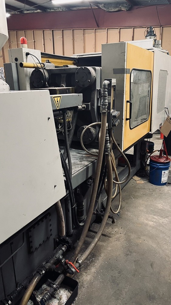 Welltec 175 Ton injection molding machine