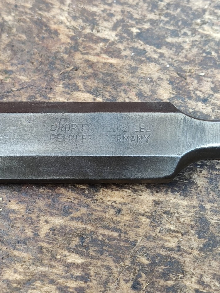 VINTAGE Peerless 3/4" BEVELED EDGE SOCKET CHISEL Bakelite Handle Germany