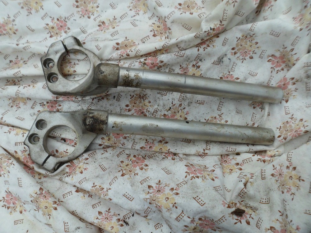 Handle bars  for a Triumph 955i Sprint