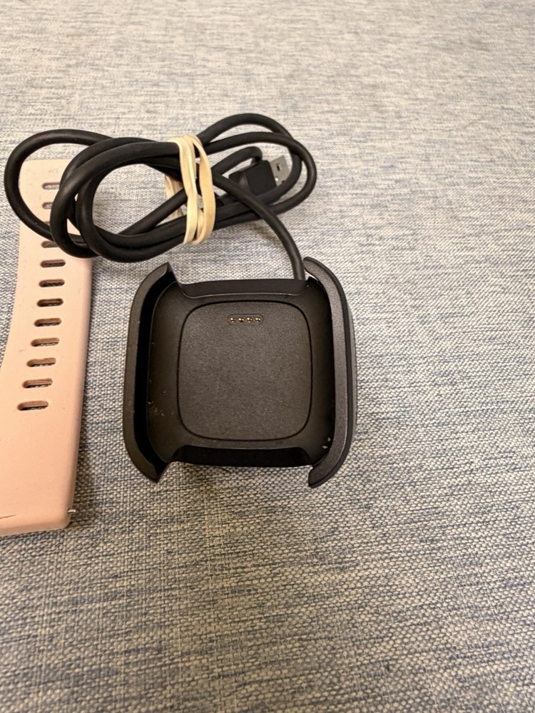 Fitbit Versa 2 Activity Tracker copper rose color - Read Description